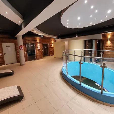 Kerstin 3 - By Smr - Close To Gondola And 라우리스